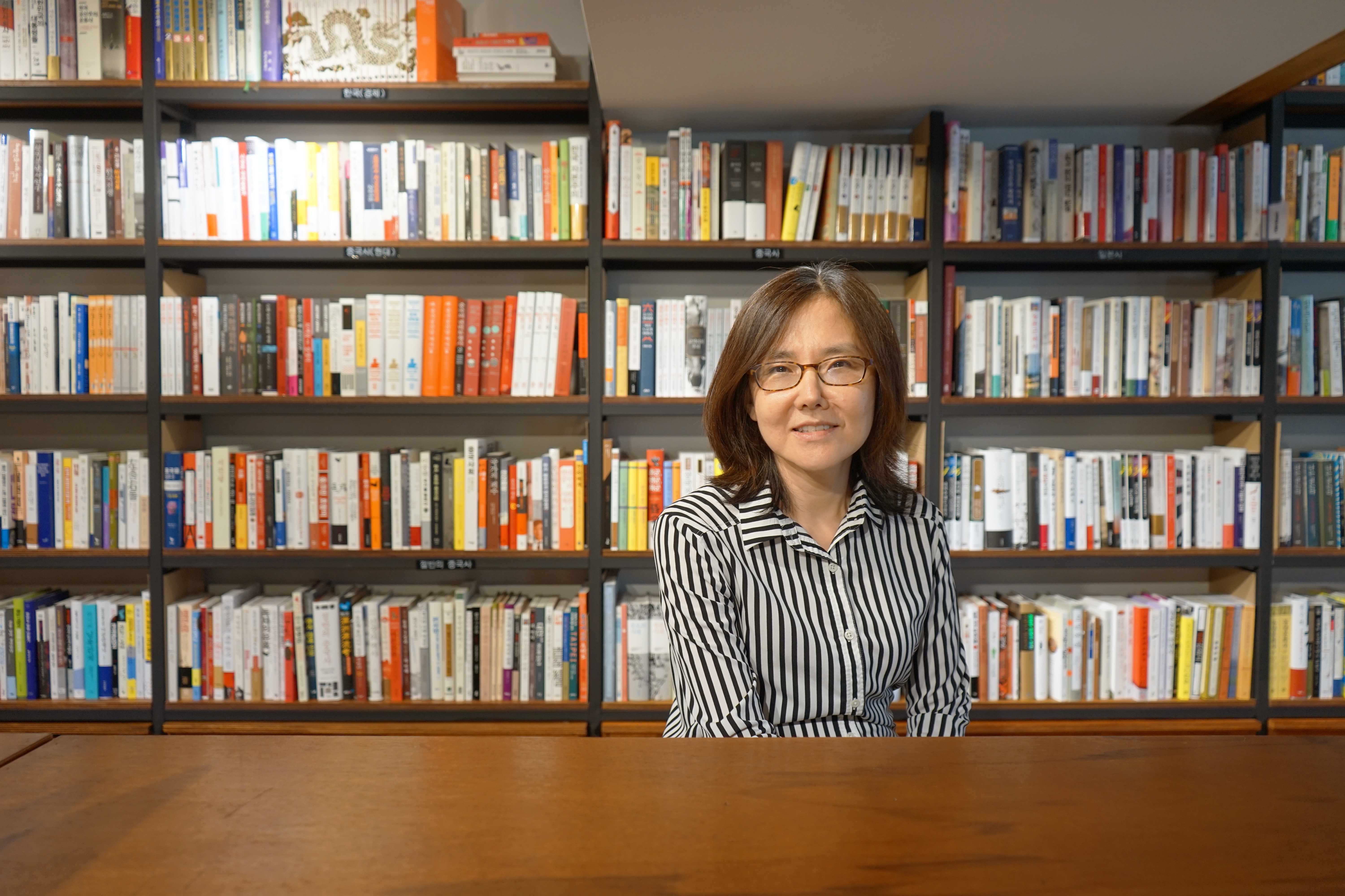 동네서점 '역사책방'이 산처럼 출판사를 응원합니다