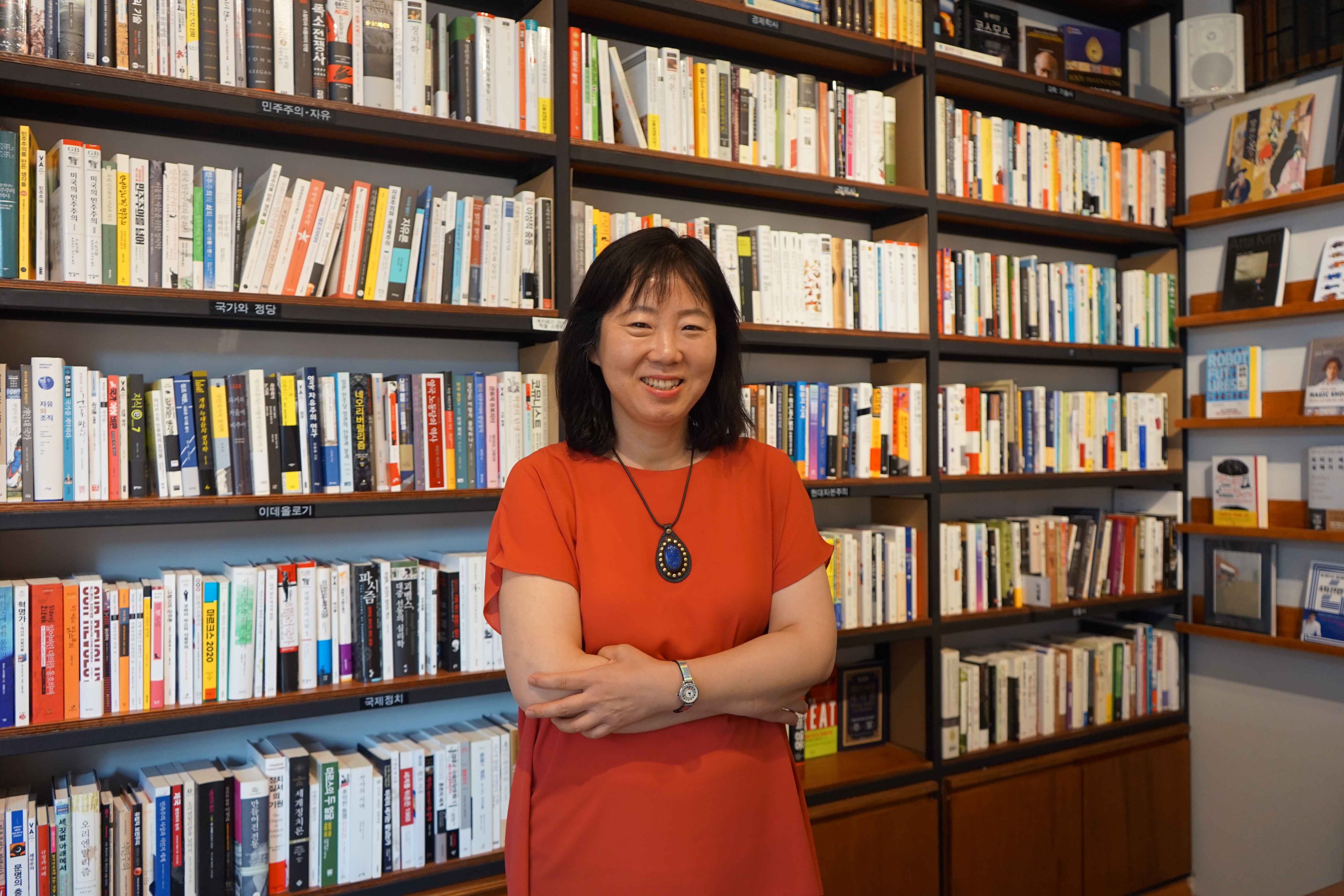 동네서점 '역사책방'이 산처럼 출판사를 응원합니다