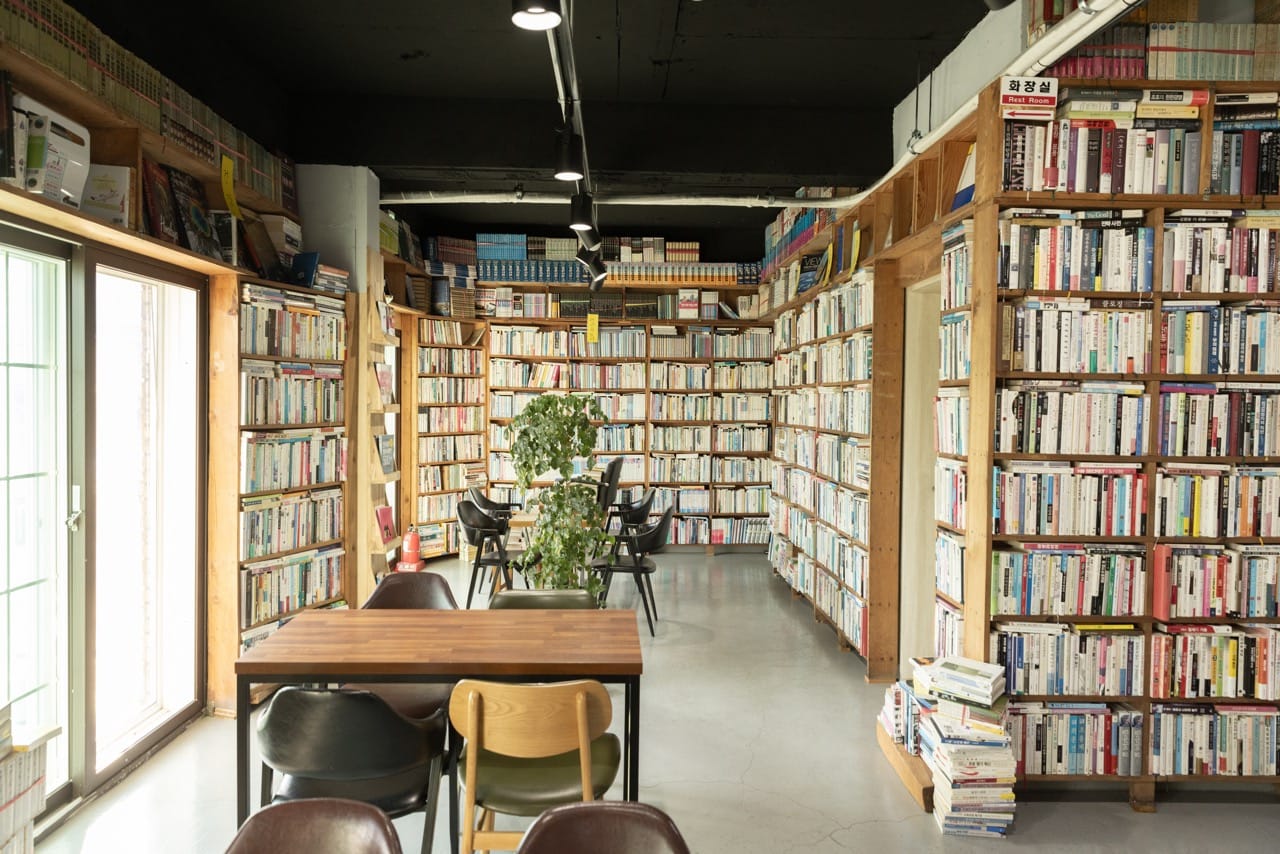 🏩잠든 책 깨우는 섬진강 변 모텔