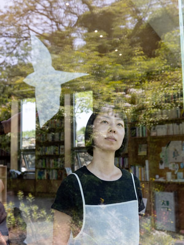 “책은 선물, 인생은 여행” 제주엔 무명서점🪟